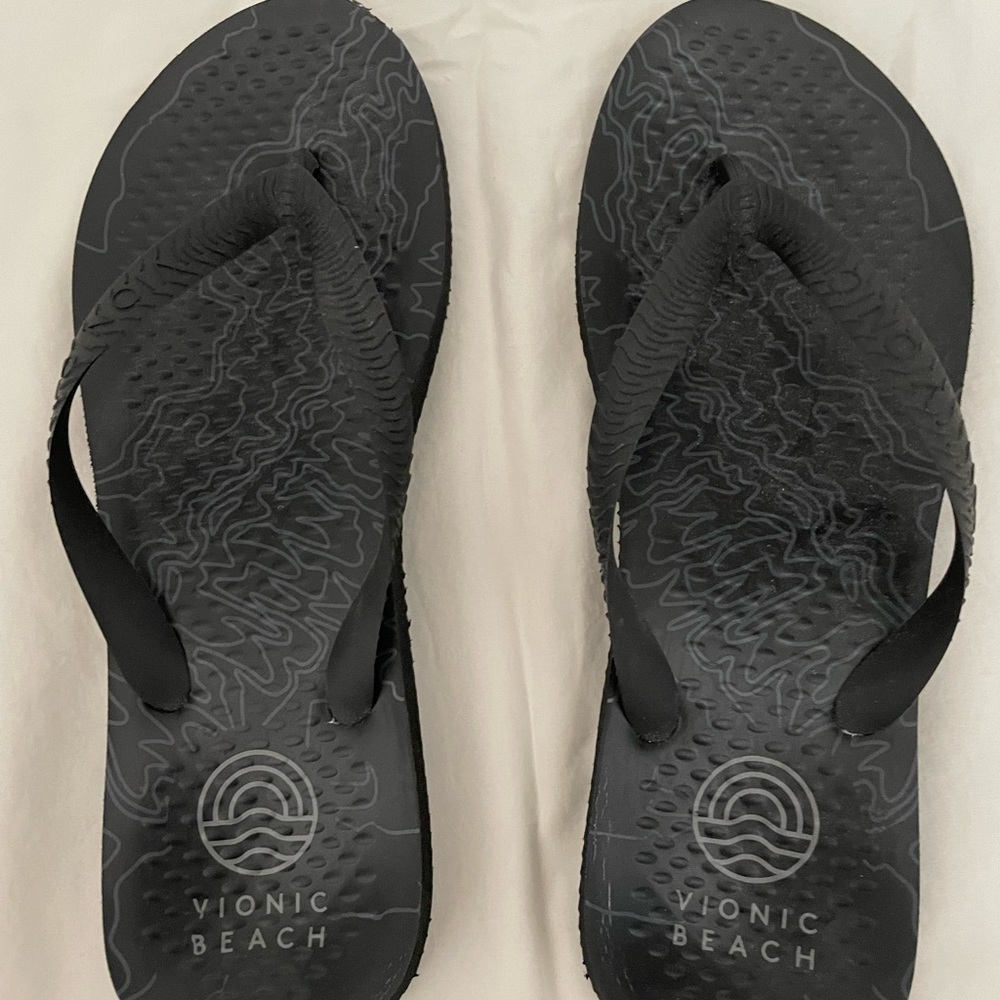 Mens Vionic Beach flip flops size 8 new!